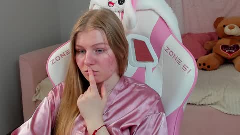 Stella online show from January 30, 3:19 pm