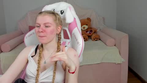 Stella online show from February 6, 2:58 pm