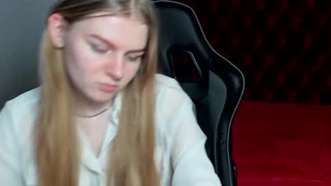 Stella online show from February 9, 2:40 pm