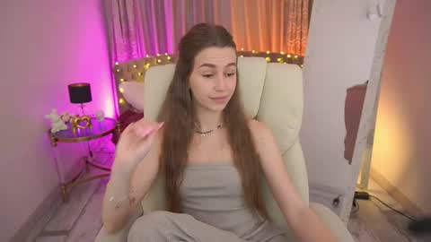 stellahoneywell online show from May 15, 1:51 pm