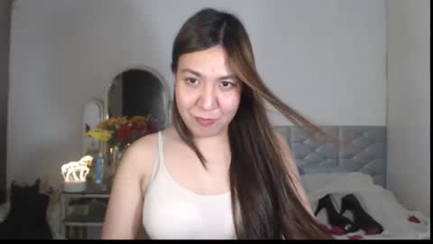 Stella online show from December 1, 8:51 pm