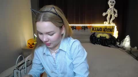 stellalights online show from October 20, 12:10 pm