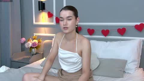 stellapierces online show from March 18, 12:44 pm