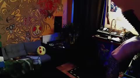 lee online show from March 2, 10:59 pm