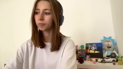 Emilia online show from October 19, 10:42 am