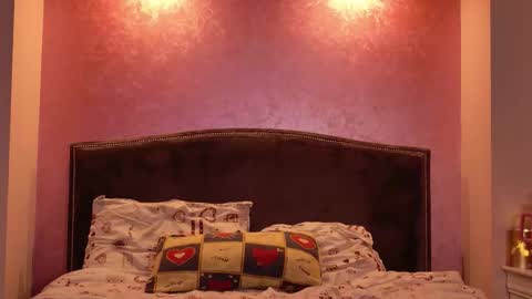 Stephanie Cela online show from January 8, 6:30 am