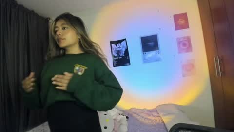 Stephanie  online show from April 14, 12:47 am