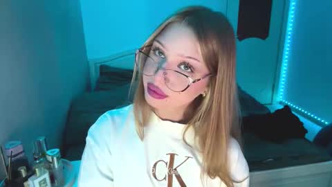 Stef online show from March 11, 1:25 pm