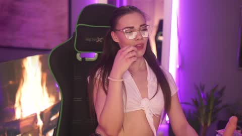 stephie0404 online show from December 25, 11:42 pm