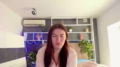 Stephie online show from February 27, 7:45 am