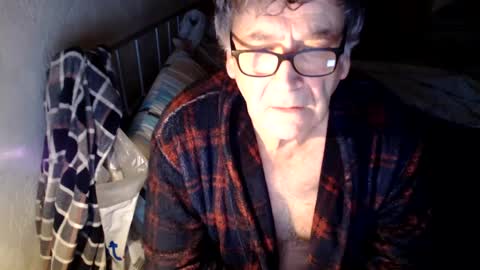 slave for computer control online show from February 17, 5:36 am