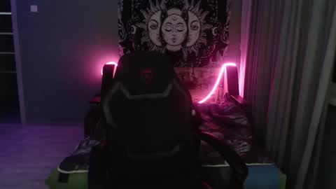 Steve online show from December 3, 6:41 pm