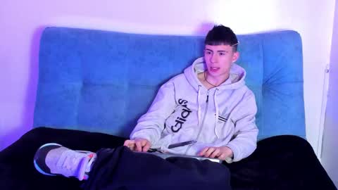 Stivarfox21 online show from March 1, 3:43 am