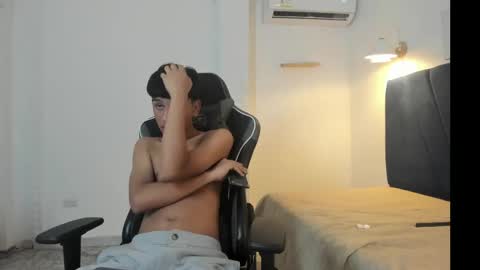 stiven_cum2 online show from June 7, 12:49 am