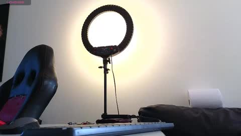 Snapshot of stiven_montiel chatting on February 20, 8:36 pm Stiven Montiel online show from February 20, 8:36 pm