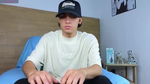 stivenbenet1 online show from October 23, 12:50 pm