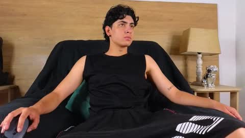 stivenbenet1 online show from October 13, 12:40 pm