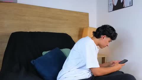 stivenbenet1 online show from October 19, 2:33 pm