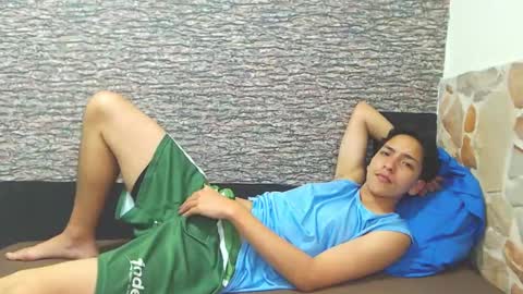 stivenluke online show from February 18, 6:48 am