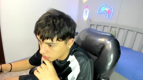 Stiwen online show from November 21, 4:16 pm