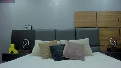 Stone Lee  online show from October 12, 8:32 pm