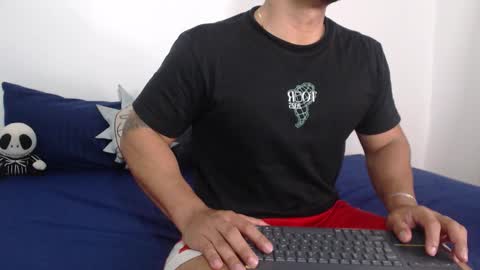 Stone Lee  online show from November 23, 7:28 am