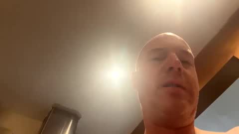 Stoodley22 online show from December 5, 6:01 am