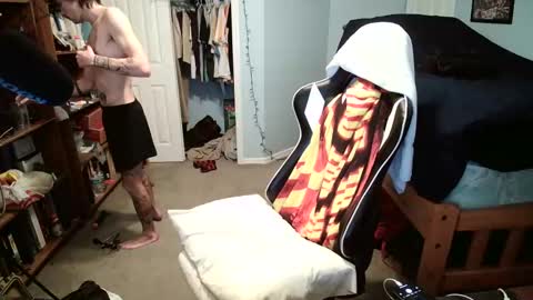 str8whiteboy21 online show from February 12, 5:37 pm