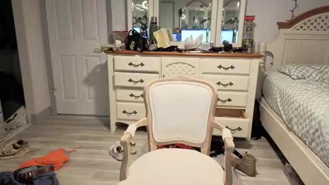 str8whiteboy21 online show from December 22, 6:14 pm