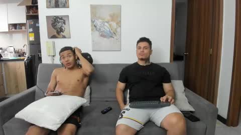 straight__friends online show from June 5, 2:11 pm