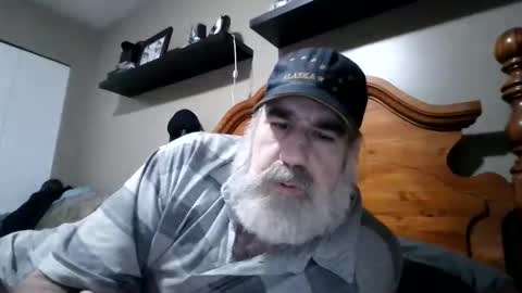 Straightbear4you online show from October 17, 9:41 pm