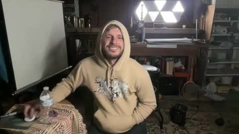 Cowboy Zuhly online show from April 19, 8:04 am