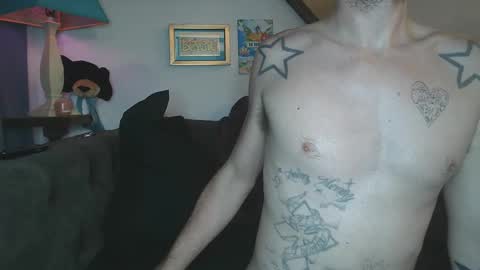 straitpipermann22 online show from October 3, 2:10 am