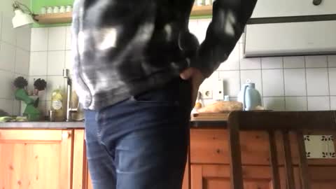 Snapshot of strandedstarfish chatting on October 7, 7:48 am strandedstarfish online show from October 7, 7:48 am