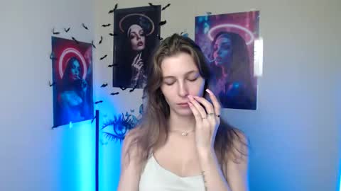 Amalia online show from November 12, 2:08 pm