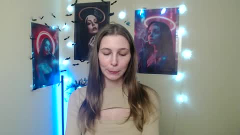 Amalia online show from December 15, 2:57 pm