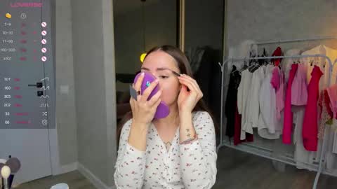 Laura online show from February 26, 4:16 am