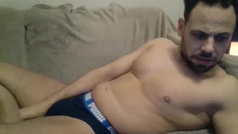 Snapshot of strongfitguy chatting on December 22, 3:00 am Handsome guy online show from December 22, 3:00 am