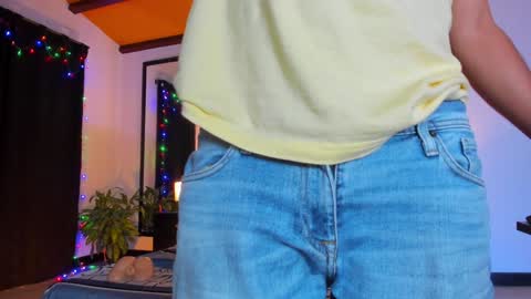 strosa_ online show from January 8, 1:11 am