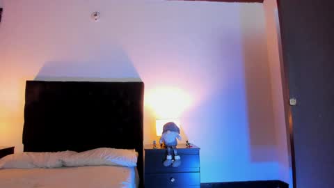 strosa_ online show from January 4, 11:17 pm
