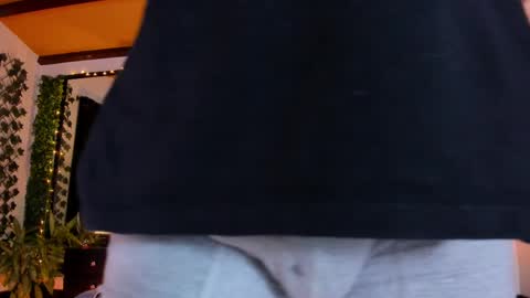 strosa_ online show from March 1, 3:53 am