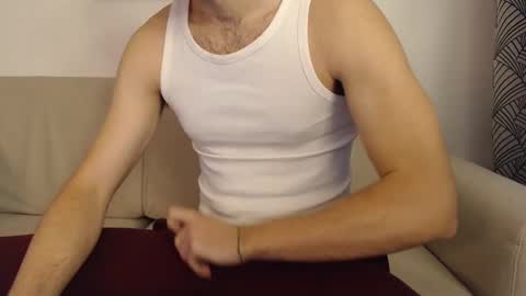 Snapshot of studfromparis chatting on January 15, 11:21 am Stud From Paris online show from January 15, 11:21 am