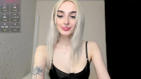 Chloe online show from June 4, 2:45 pm
