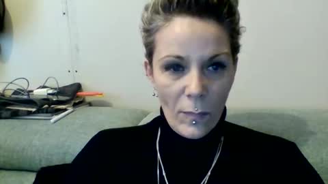 Snapshot of sucrette5629 chatting on January 25, 1:19 pm sucrette5629 online show from January 25, 1:19 pm