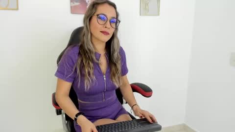 sugar_milff online show from December 20, 5:51 pm