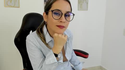 sugar_milff online show from December 19, 5:18 pm