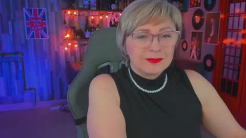Vivien online show from February 13, 1:15 pm