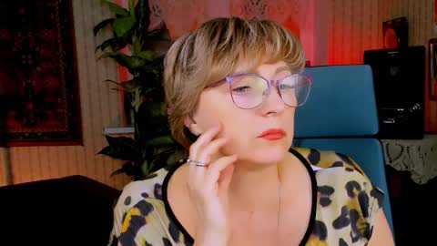 Vivien online show from October 22, 3:46 pm