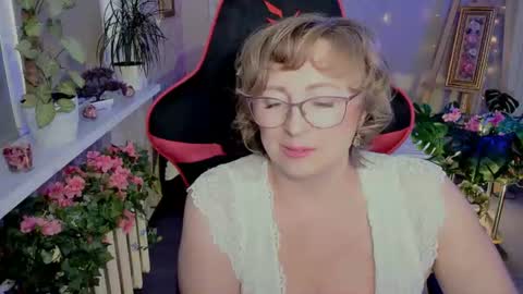 Vivien online show from July 25, 2:37 pm