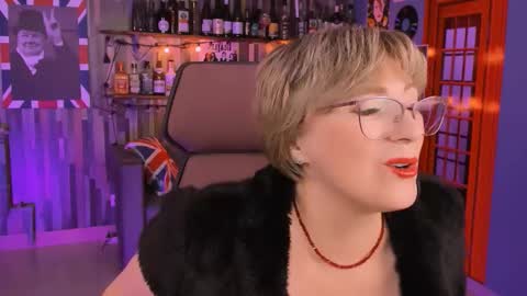 Vivien online show from September 27, 2:15 pm